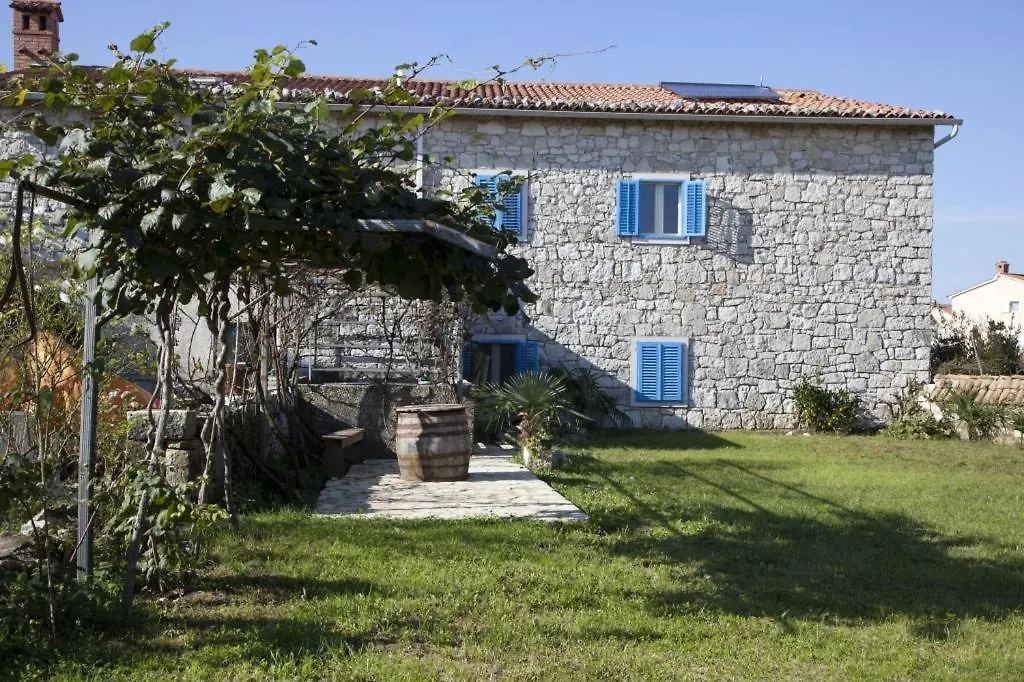 Holiday Apartment In Funtana With Balcony, Air Conditioning, Wifi, Washing Machine 4982-9