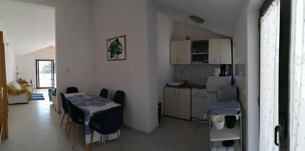 Holiday Apartment In Funtana With Balcony, Air Conditioning, Wifi, Washing Machine 4982-9