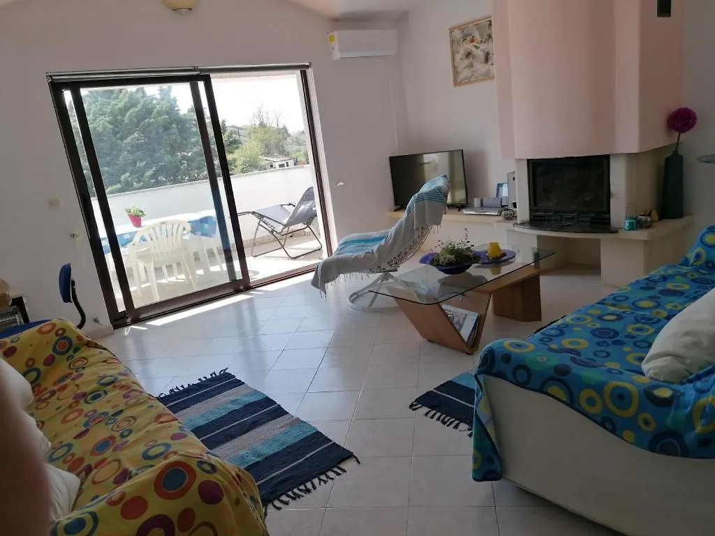 Holiday Apartment In Funtana With Balcony, Air Conditioning, Wifi, Washing Machine 4982-9