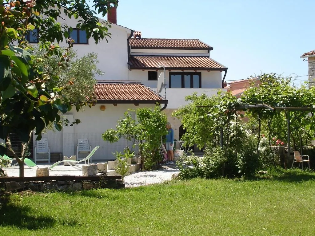 Holiday Apartment In Funtana With Balcony, Air Conditioning, Wifi, Washing Machine 4982-9