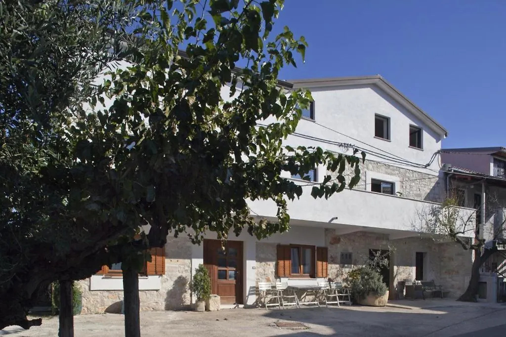 Holiday Apartment In Funtana With Balcony, Air Conditioning, Wifi, Washing Machine 4982-9 0*,  Croatia